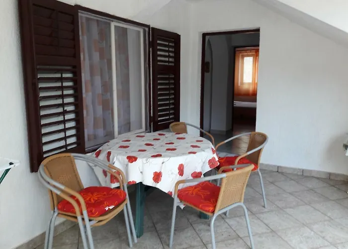 アパート Dokoza *